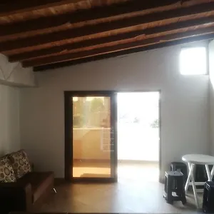 Apartamento Casa Con Parking, Cerca Al Metro Y Mercados, 5 Piso Solo Escaleras, Medellín
